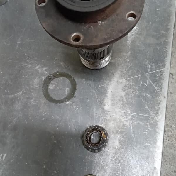 14032025 1969 aston martin db6 suspension and steering hub strip (34)