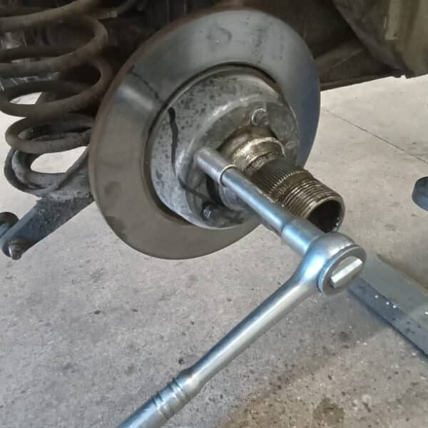 14032025 1969 aston martin db6 suspension and steering hub strip (41)
