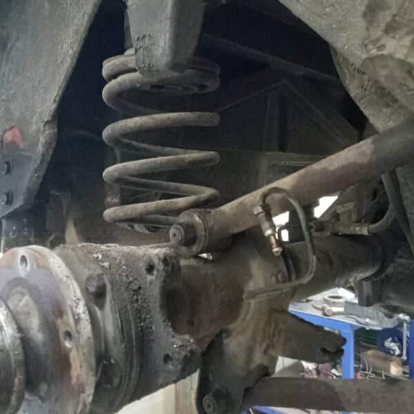 14032025 1969 aston martin db6 suspension and steering hub strip (43)