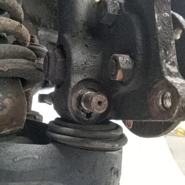 14032025 1969 aston martin db6 suspension and steering hub strip (5)