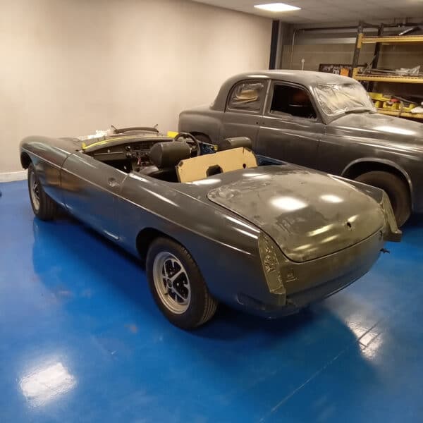 140325 1973 mg b roadster paint 04