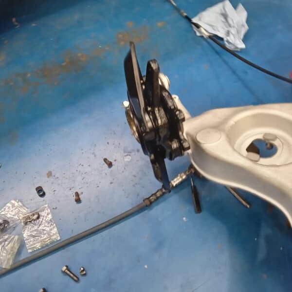 140325 mercedes 500sl rear axle work 02