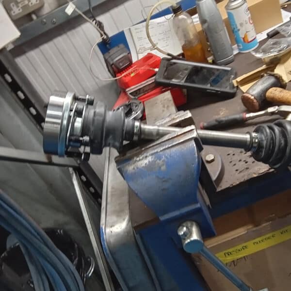 140325 mercedes 500sl rear axle work 16
