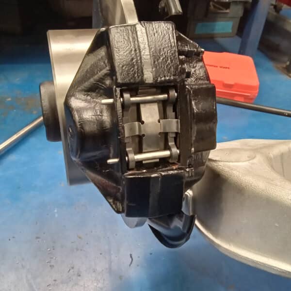 17032025 1987 mercedes 500sl rear axle assembly (7)