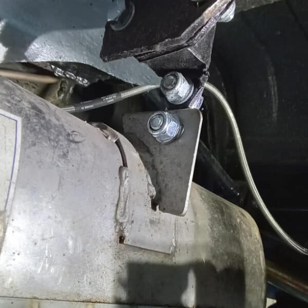 18.03.2025 1969 daimler 250 v8 blue still knocked (4)