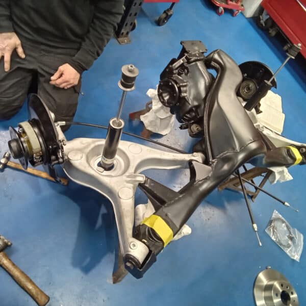18.03.2025 1987 mercedes 500 sl grey axle rebuild (4)