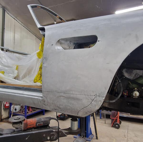 19032025 1969 aston martin db6 volante welding repairs (23)