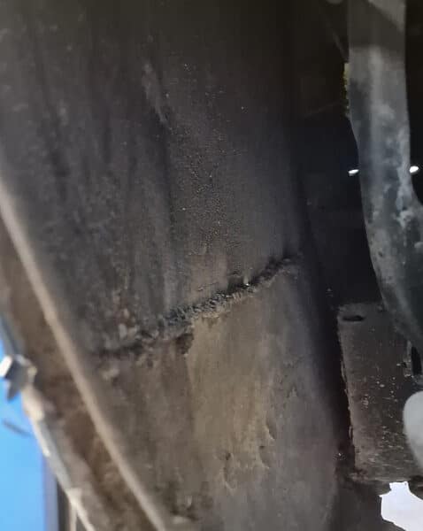 19032025 1969 aston martin db6 volante welding repairs (25)