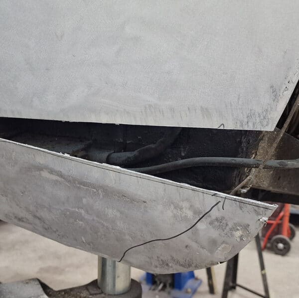 19032025 1969 aston martin db6 volante welding repairs (28)