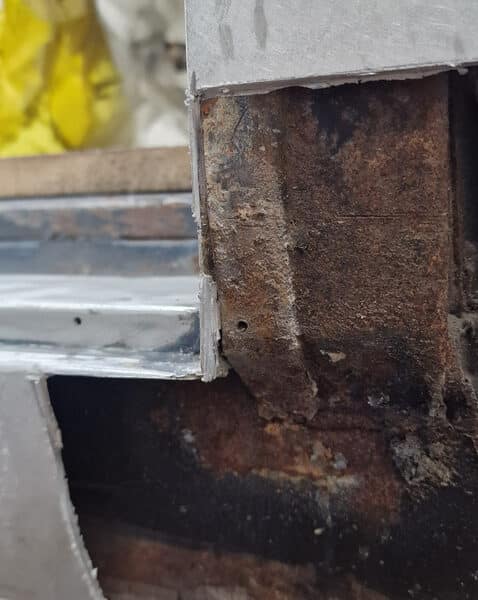 19032025 1969 aston martin db6 volante welding repairs (31)