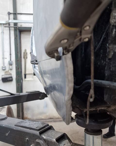 19032025 1969 aston martin db6 volante welding repairs (34)