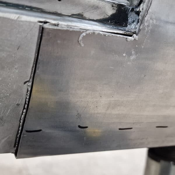 19032025 1969 aston martin db6 volante welding repairs (37)