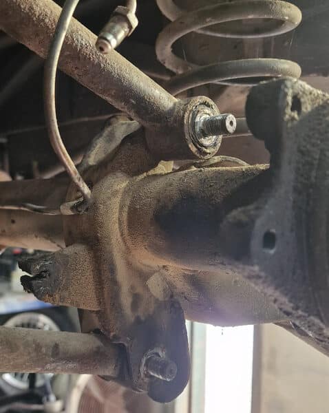 19032025 1969 aston martin db6 volante welding repairs (40)