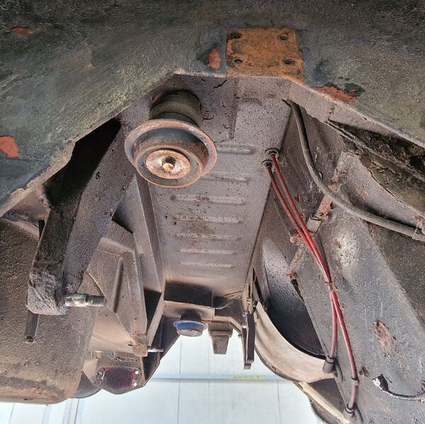 19032025 1969 aston martin db6 volante welding repairs (51)
