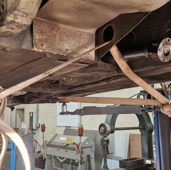 19032025 1969 aston martin db6 volante welding repairs (57)