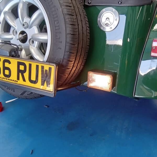 19032025 2007 caterham seven roadsport 120 lights (1)
