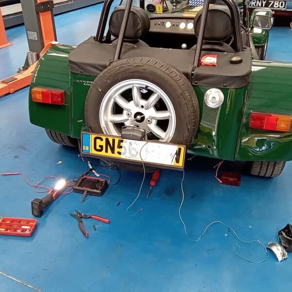 19032025 2007 caterham seven roadsport 120 lights (11)