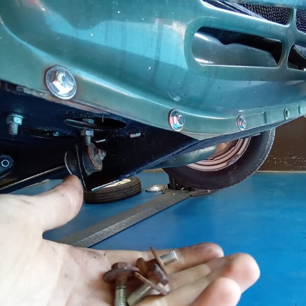 1968 morris minor traveller rust removal (9)