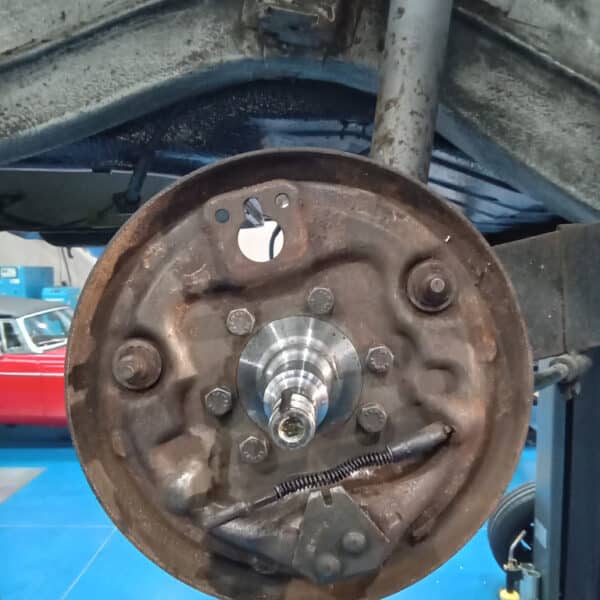 1969 audi 70l white refurbishing front and rear suspension(17)