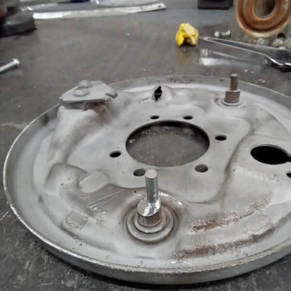1969 audi 70l white refurbishing front and rear suspension(23)