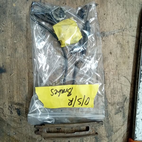1969 audi 70l white refurbishing front and rear suspension(28)