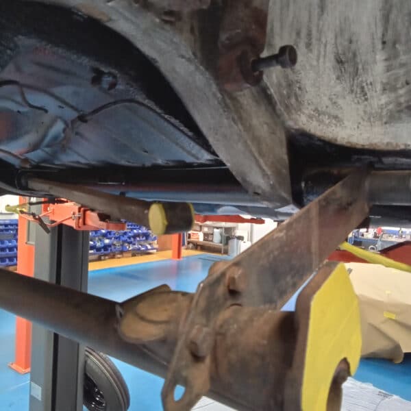 1969 audi 70l white refurbishing front and rear suspension(34)