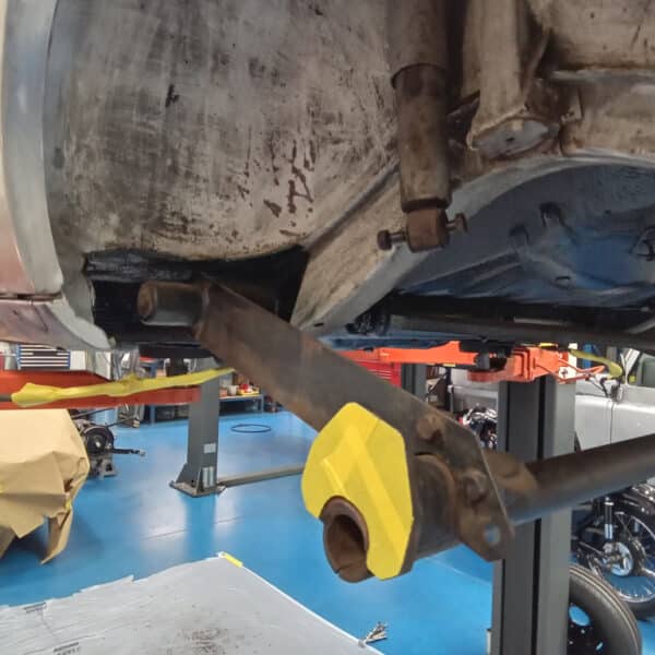 1969 audi 70l white refurbishing front and rear suspension(36)