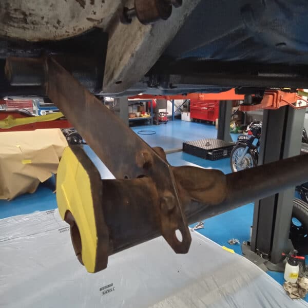 1969 audi 70l white refurbishing front and rear suspension(37)