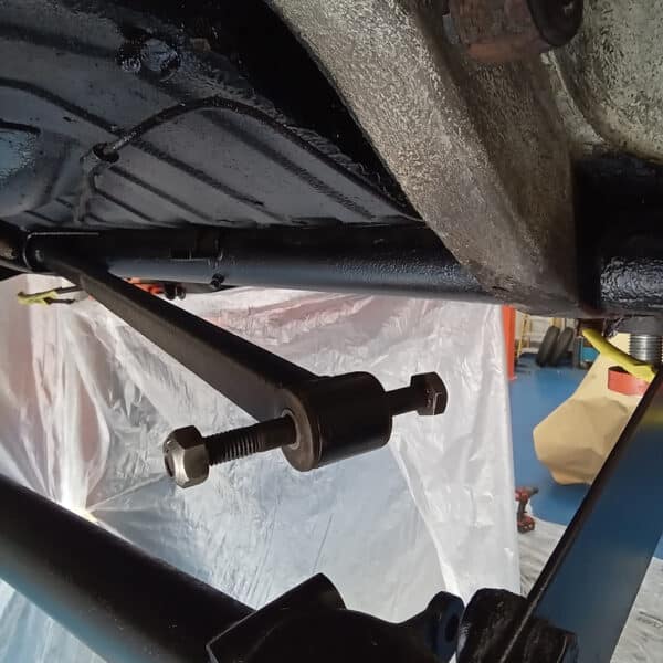1969 audi 70l white refurbishing front and rear suspension(42)