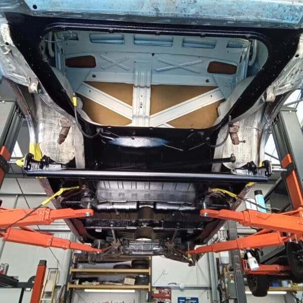 1969 audi 70l white refurbishing front and rear suspension(47)