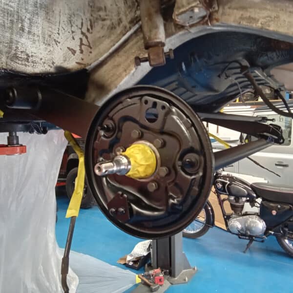 1969 audi 70l white refurbishing front and rear suspension(52)
