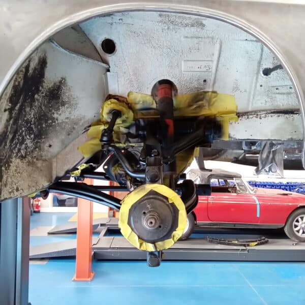 1969 audi 70l white refurbishing front and rear suspension(56)