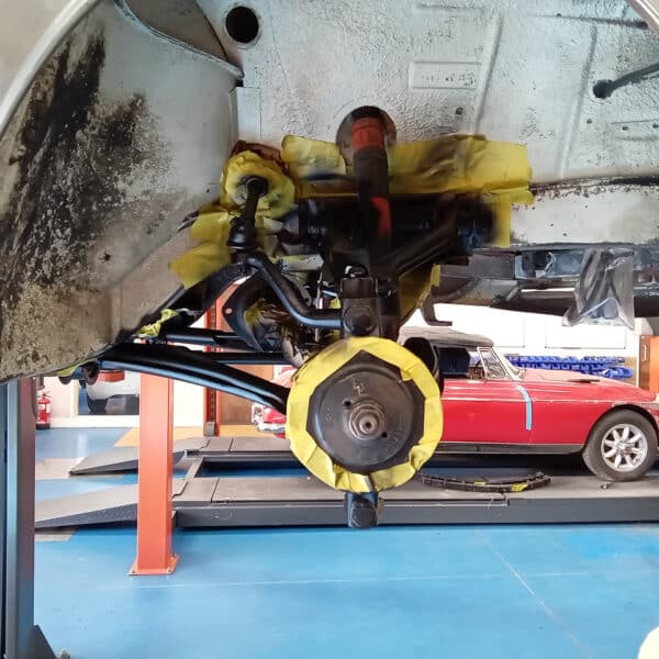 1969 audi 70l white refurbishing front and rear suspension(57)