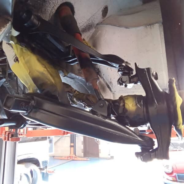 1969 audi 70l white refurbishing front and rear suspension(60)