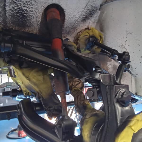 1969 audi 70l white refurbishing front and rear suspension(61)
