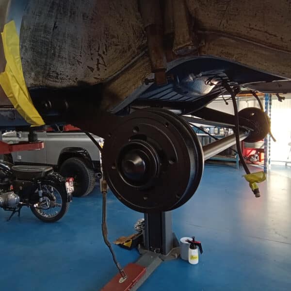 1969 audi 70l white refurbishing front and rear suspension(64)