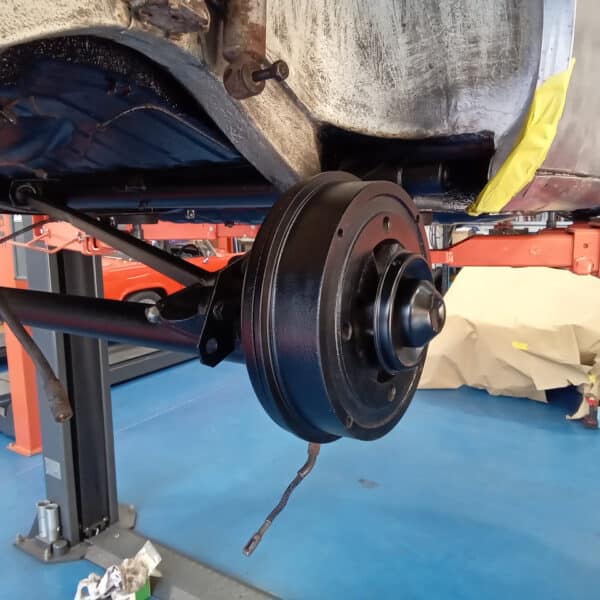 1969 audi 70l white refurbishing front and rear suspension(65)