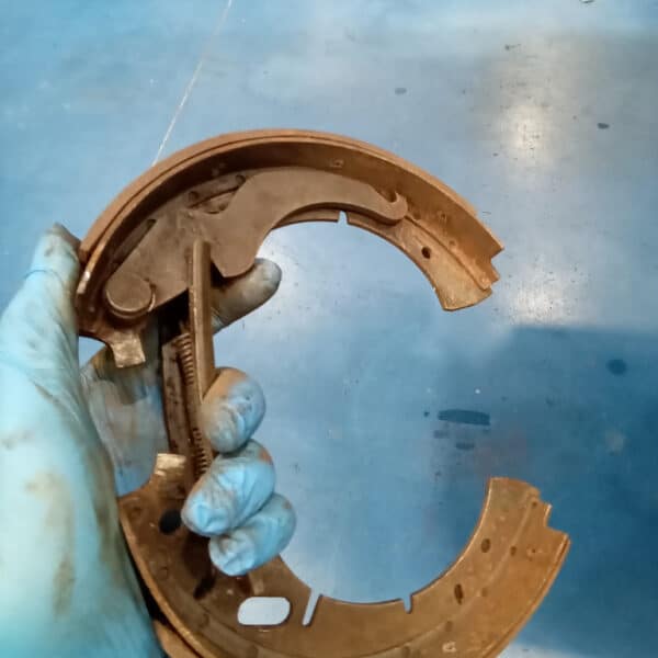 1969 audi 70l white refurbishing front and rear suspension(7)