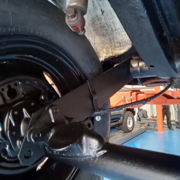 1969 audi 70l white refurbishing front and rear suspension(75)