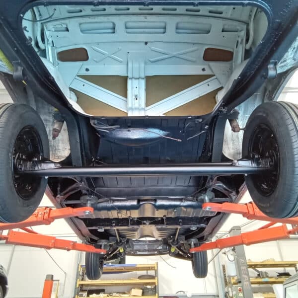 1969 audi 70l white refurbishing front and rear suspension(81)