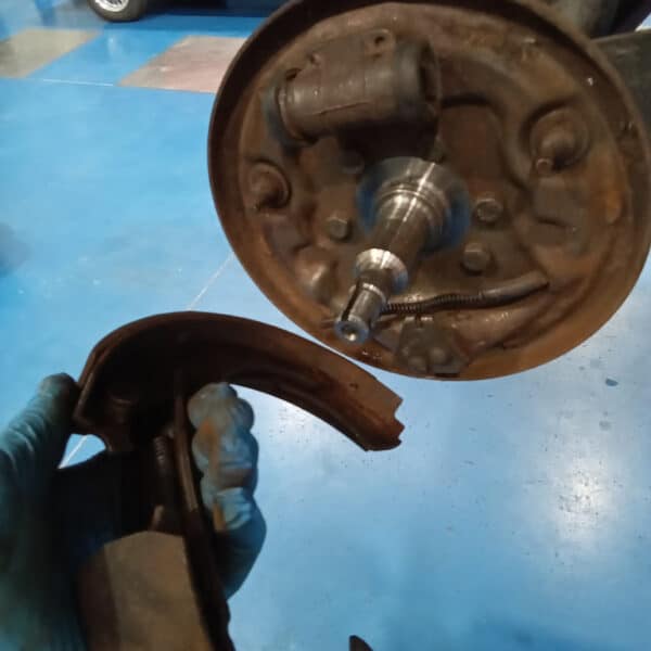 1969 audi 70l white refurbishing front and rear suspension(9)