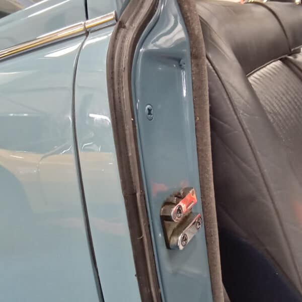 1969 daimler 250 v8 pdi 04
