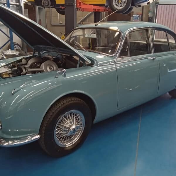 1969 daimler 250 v8 pre delivery inspection 01