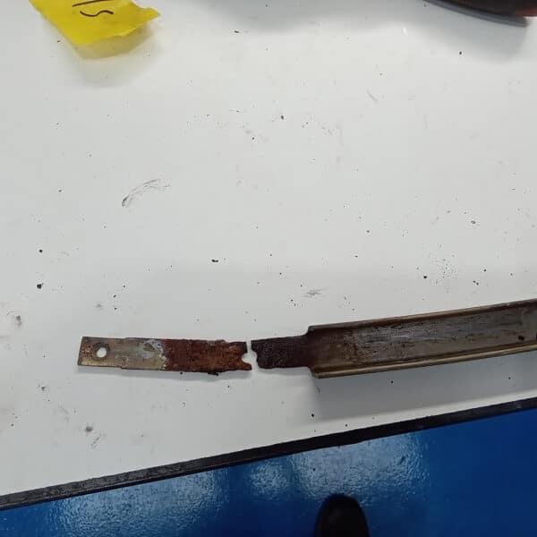 1978 mercedes 350sl window runner weld (2)