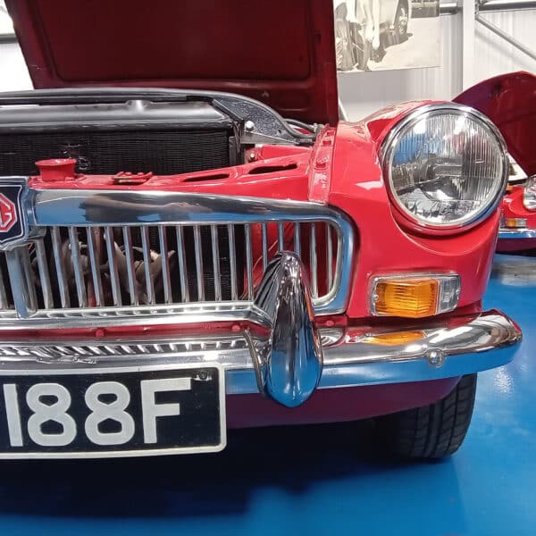 20.03.2025 1968 mg c roadster red assembling car after paint (5)