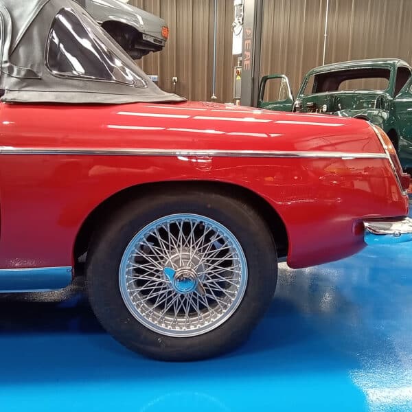 20.03.2025 1968 mg c roadster red assembling car after paint (8)