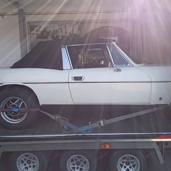 20.03.2025 1974 triumph stag white transport jon (4)
