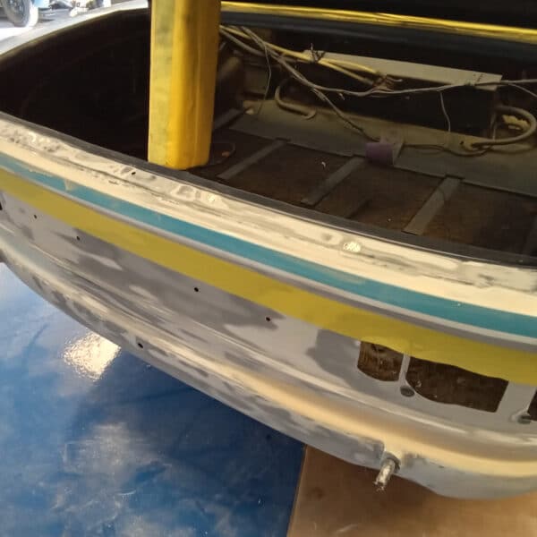 20.03.2025 1976 jensen interceptor blue body work (14)