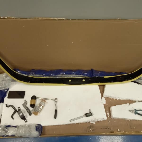 20.03.2025 1976 jensen interceptor blue body work (24)