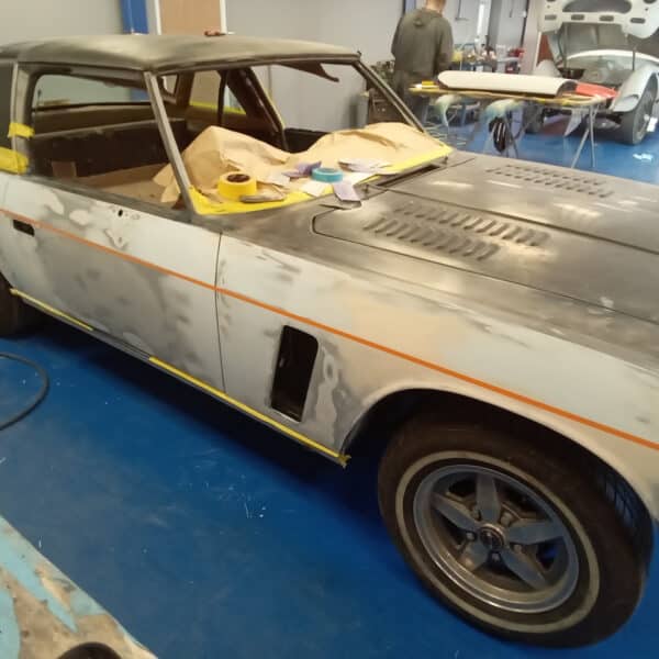 20.03.2025 1976 jensen interceptor blue body work (4)